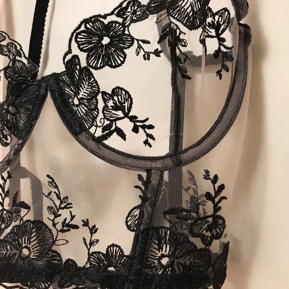 Embroidered Mesh Underwire Lingerie Set - Picture 8 of 10